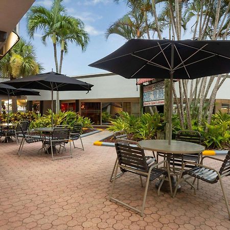 La Quinta Inn By Wyndham Cocoa Beach-Port Canaveral Exterior photo