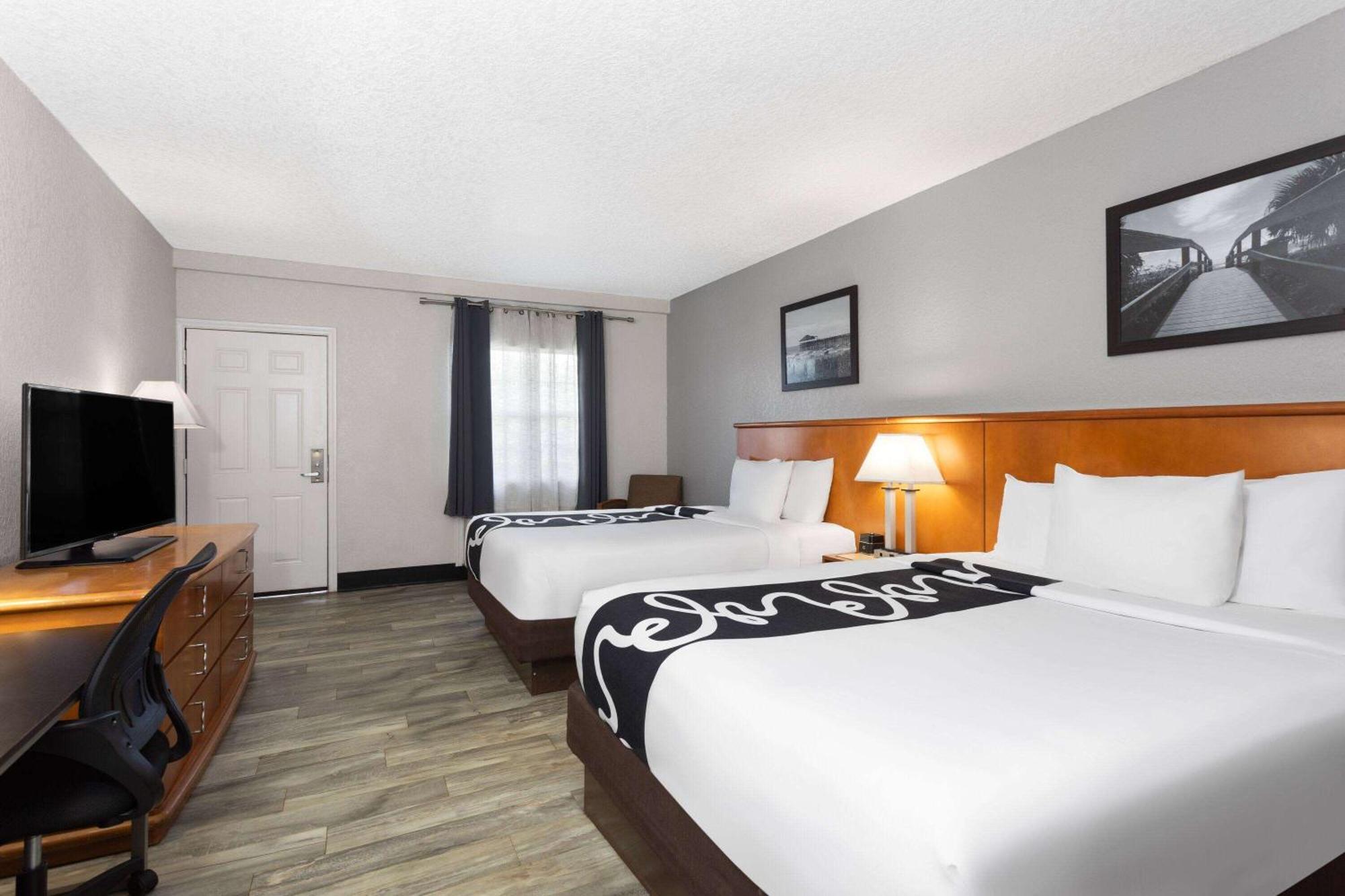 La Quinta Inn By Wyndham Cocoa Beach-Port Canaveral Exterior photo