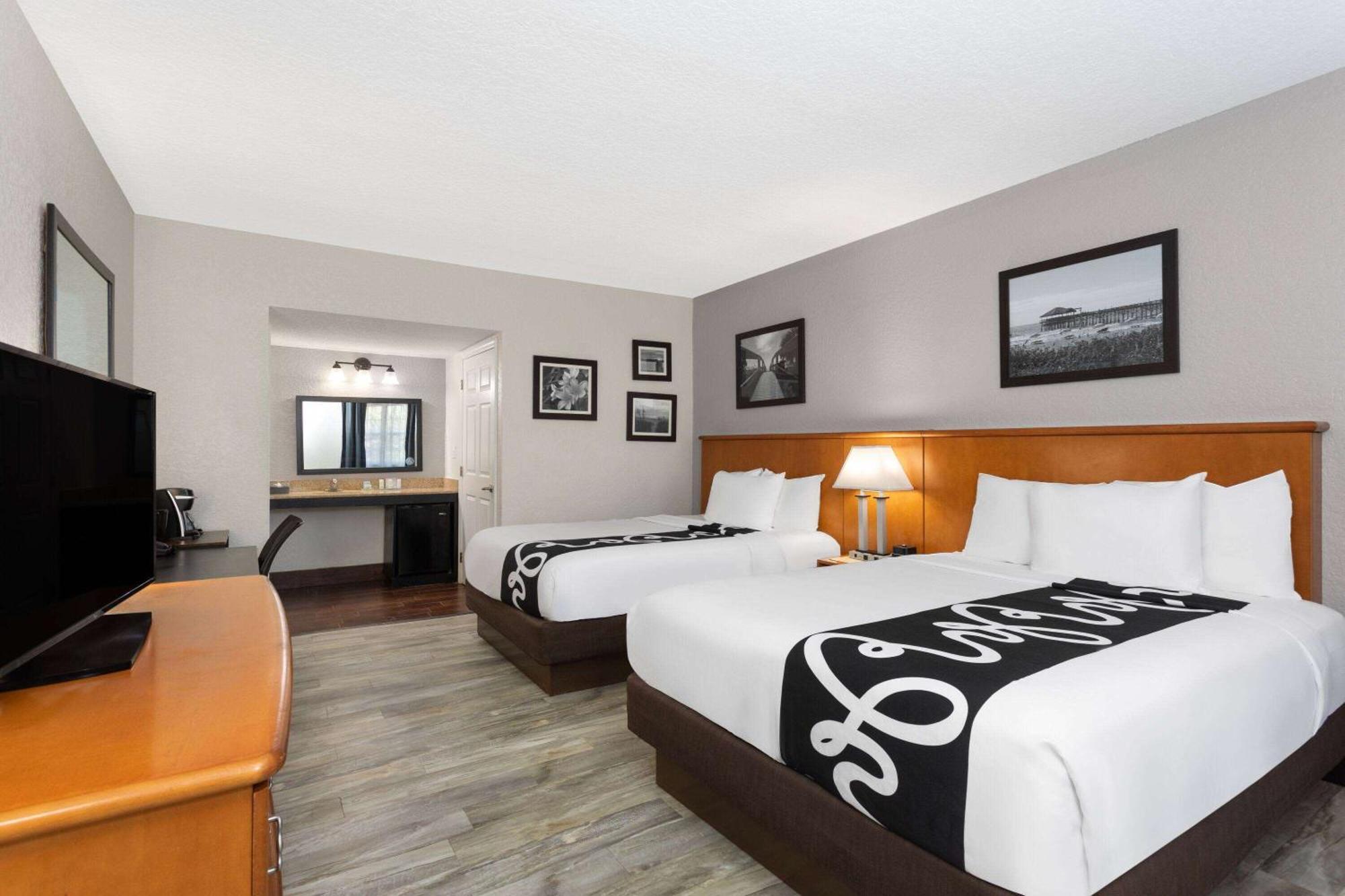 La Quinta Inn By Wyndham Cocoa Beach-Port Canaveral Exterior photo