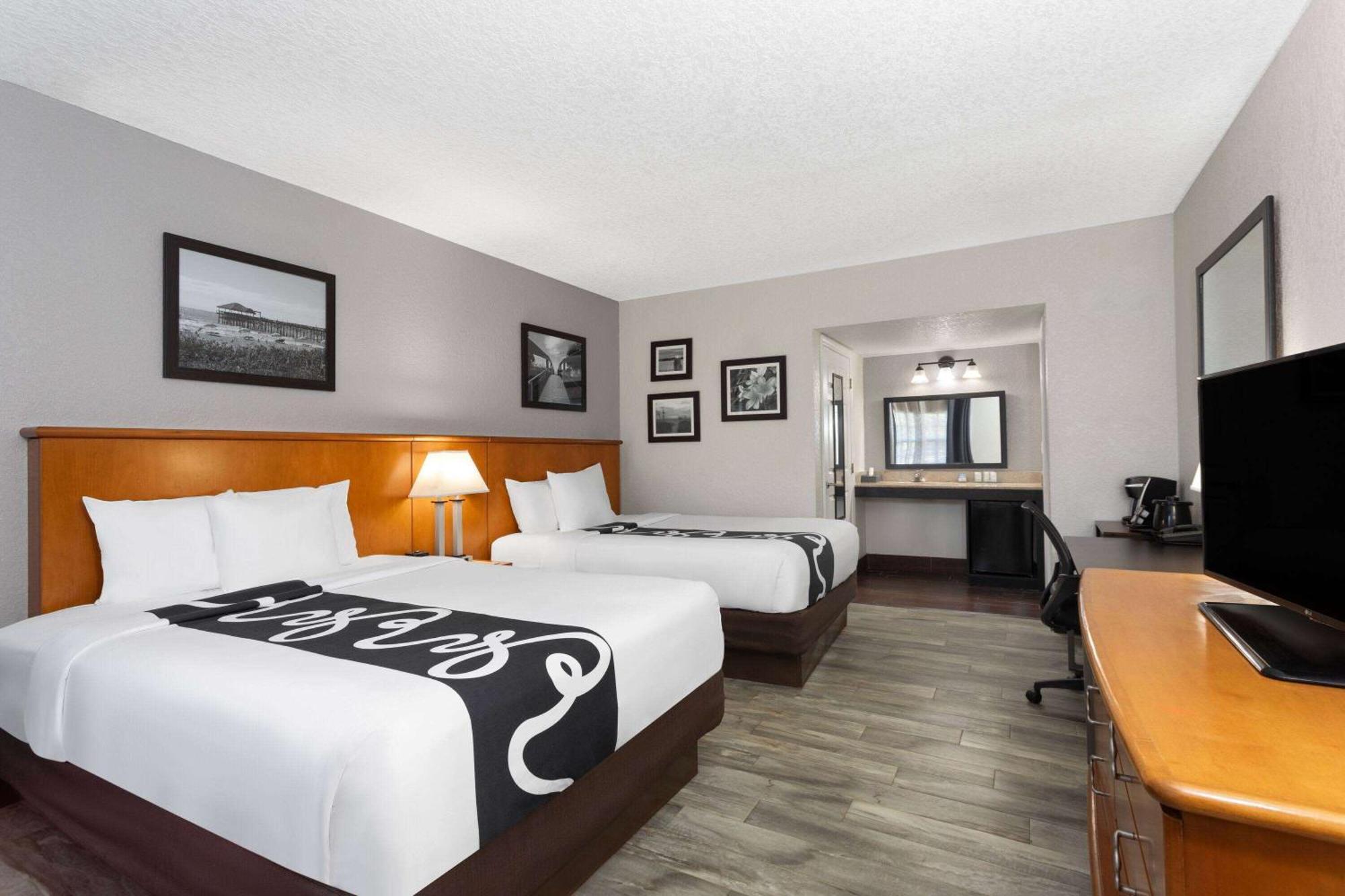 La Quinta Inn By Wyndham Cocoa Beach-Port Canaveral Exterior photo