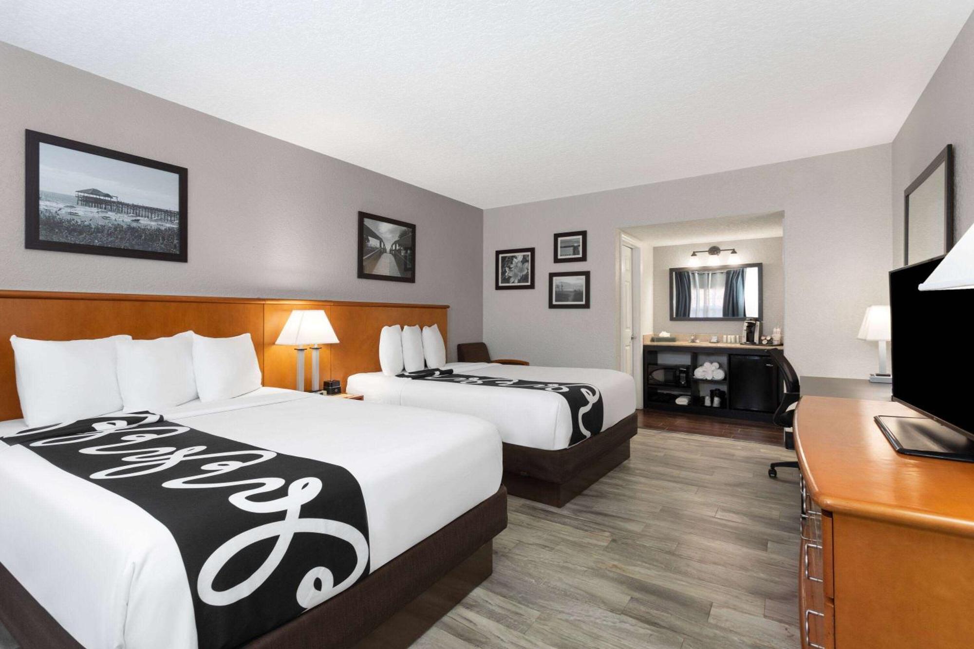 La Quinta Inn By Wyndham Cocoa Beach-Port Canaveral Exterior photo
