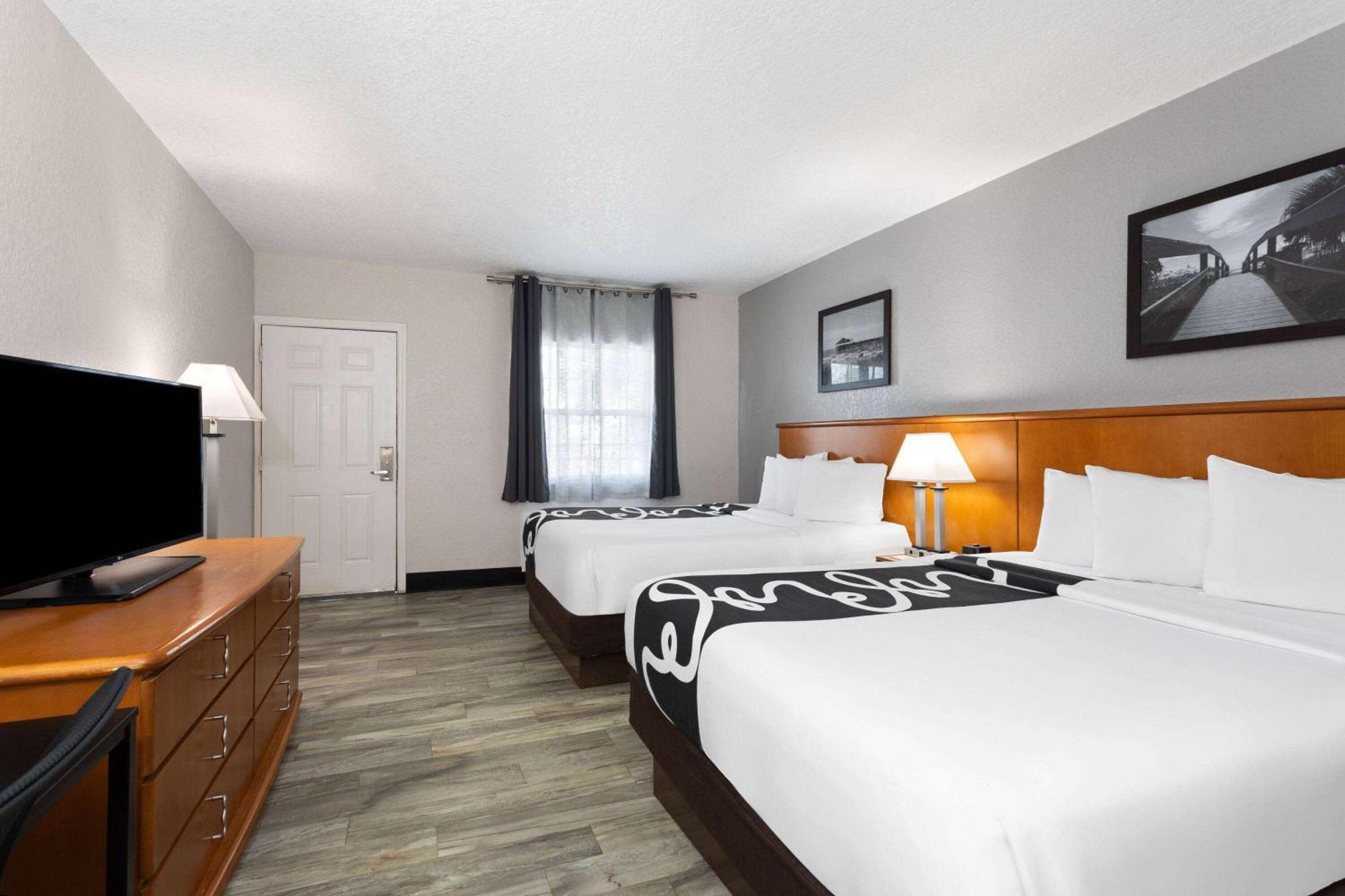 La Quinta Inn By Wyndham Cocoa Beach-Port Canaveral Exterior photo