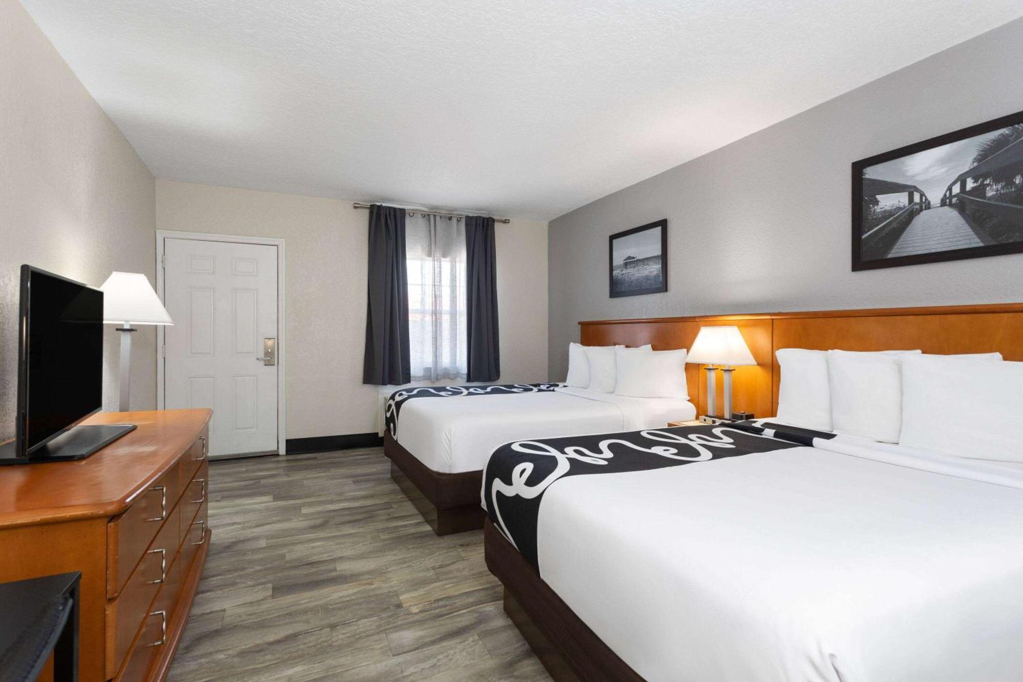 La Quinta Inn By Wyndham Cocoa Beach-Port Canaveral Exterior photo